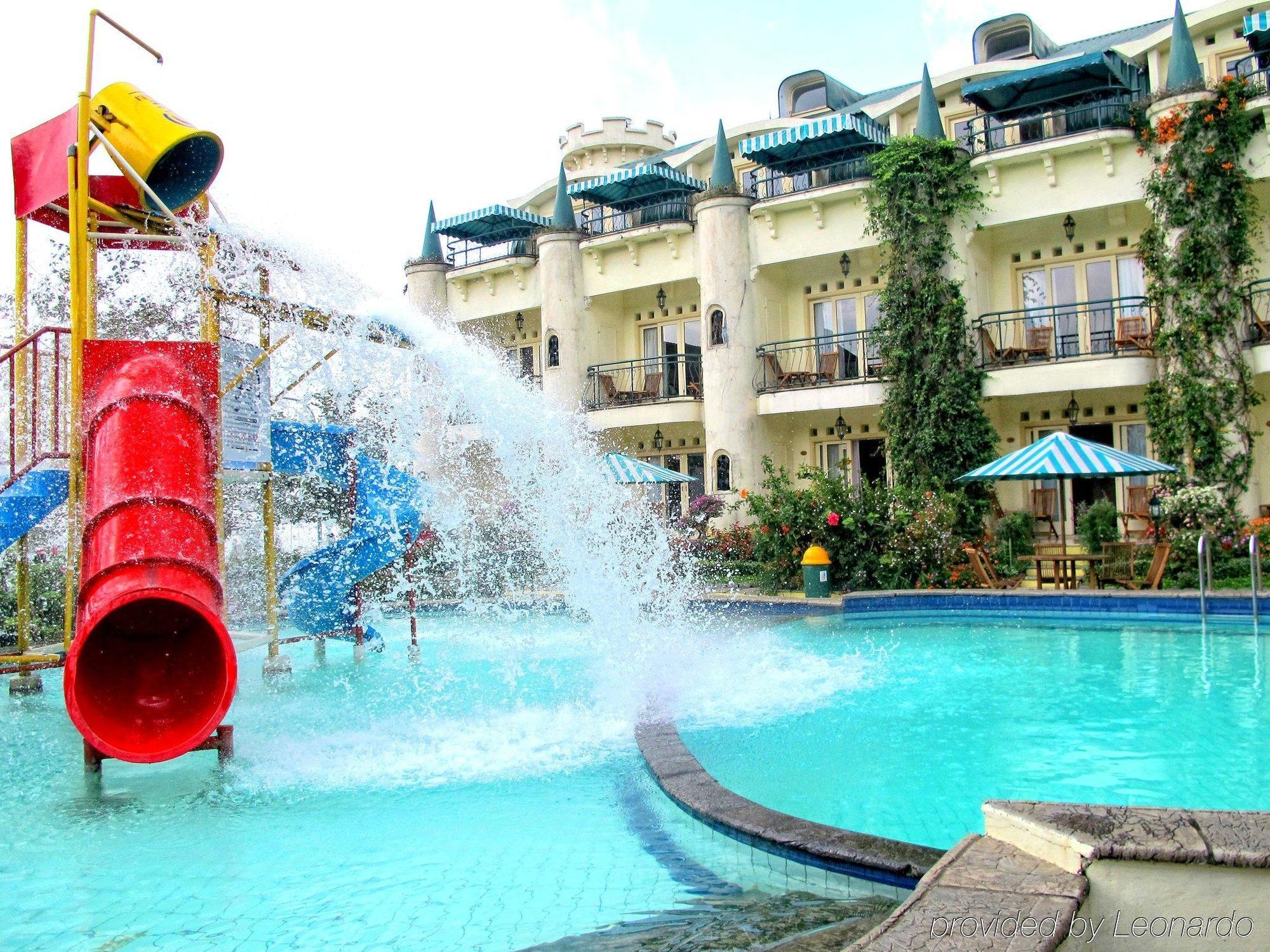 Club Bali Suites At Kota Bunga Cipanas Kültér fotó