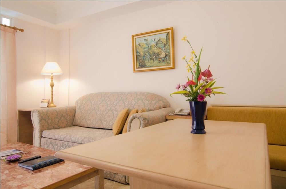Club Bali Suites At Kota Bunga Cipanas Kültér fotó